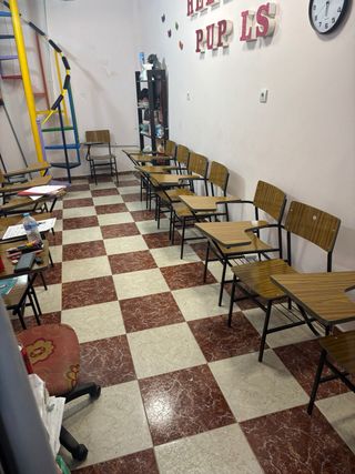 Silla pupitre con pala madera y metal