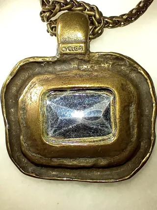 Collar Cyclope con colgante de cristal