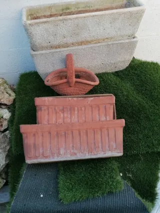 Jardineras de piedra y terracota