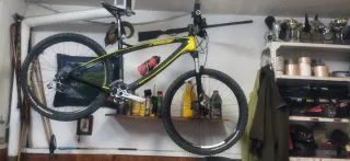 Bicicleta de carbono GHOS Alemana