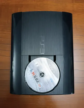 PS3 Super Slim 500GB + Juego