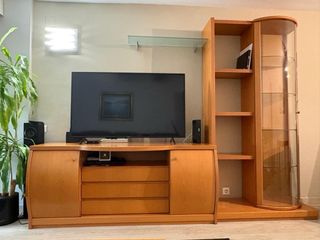 Mueble de comedor madera y cristal