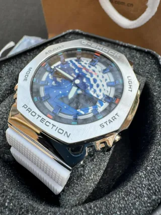 Reloj G-Shock Blanco y Azul