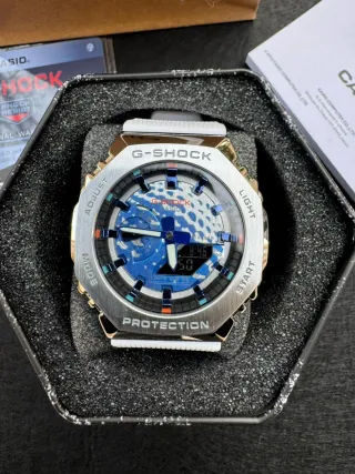 Reloj G-Shock Blanco y Azul