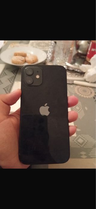 iPhone 12 Morado + Accesorios