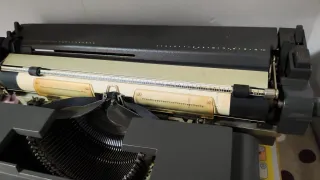 Máquina de escribir Olivetti Linea 98