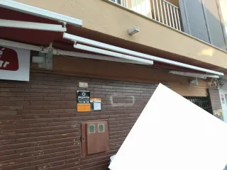 2 Toldos Eléctricos Rojos