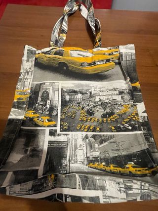 Borsa in stoffa con stampa taxi gialli