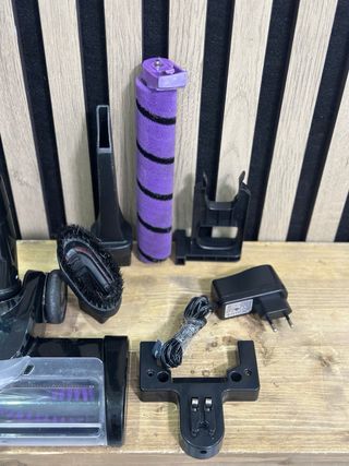 Aspirador Taurus Negro y Morado