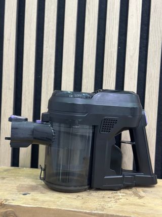 Aspirador Taurus Negro y Morado