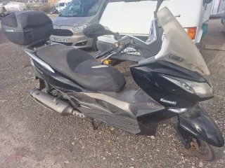 Kawasaki J300 para piezas