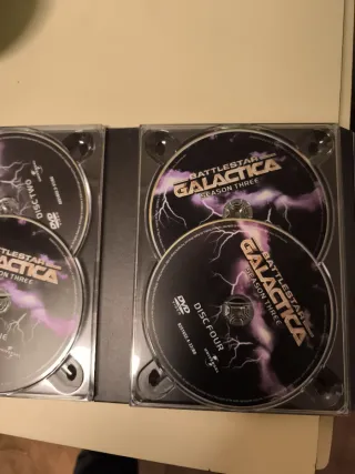 Battlestar Galáctica. DVD Temp 1 a 4