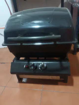 Barbacoa de gas butano negra