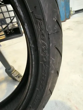 Neumático Pirelli Diablo Rosso Delantero