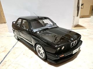 BMW M3 E30 AC Otto 1:18 Negro