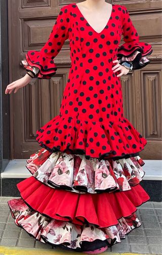 Traje de Flamenca Rojo y Negro Talla 4042