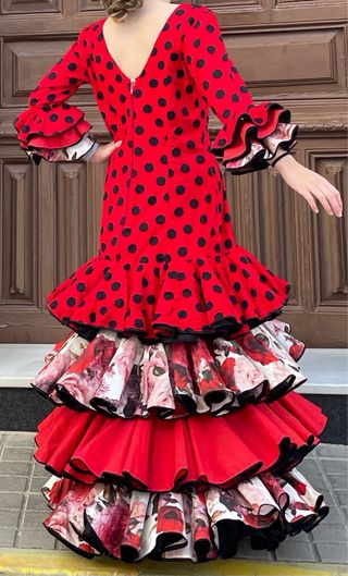 Traje de Flamenca Rojo y Negro Talla 4042