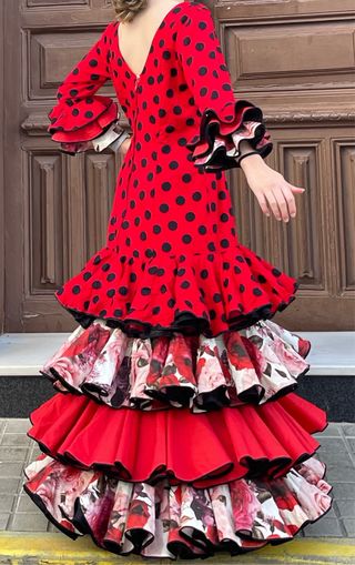 Traje de Flamenca Rojo y Negro Talla 4042