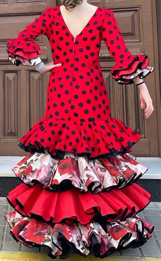 Traje de Flamenca Rojo y Negro Talla 4042