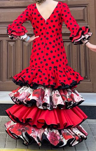 Traje de Flamenca Rojo y Negro Talla 4042