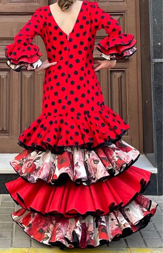 Traje de Flamenca Rojo y Negro Talla 4042