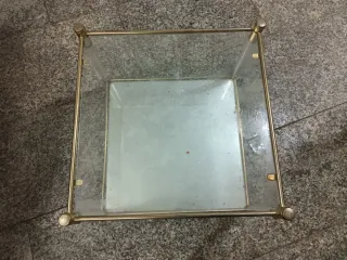 Mesa de centro cristal y metal dorado
