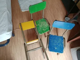 Sedie per bambini in legno e metallo