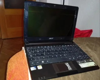 Ordenador portátil Acer Aspire One D257