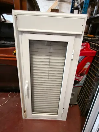 Ventana 64x138 con mosquitera y cristal 4-6 mm