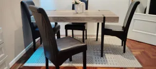 Mesa comedor y 4 sillas madera y metal