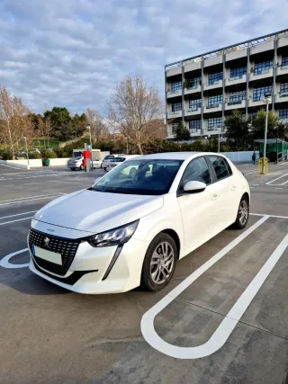 Peugeot 208 2021
