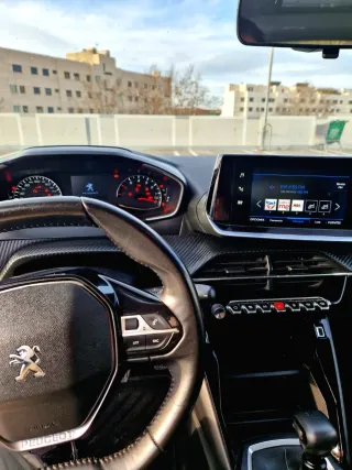 Peugeot 208 2021