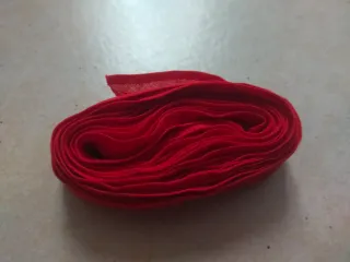 Fettuccia rossa in tessuto