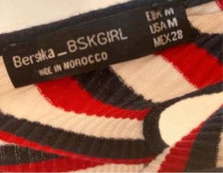 Body às riscas com fecho