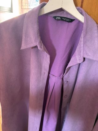 Camisa pana fina lila Zara