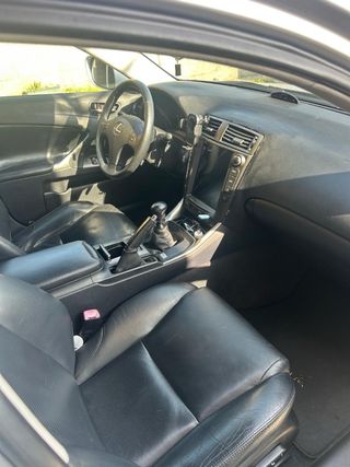 Lexus IS 220d 2005