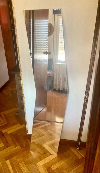Espejo de pared marca Ikea