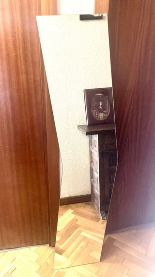 Espejo de pared marca Ikea