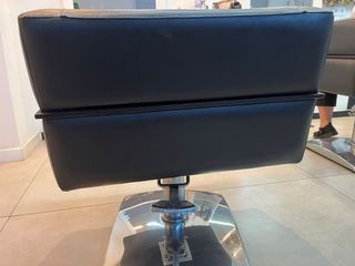 4 sillones de peluquería hidráulicos.