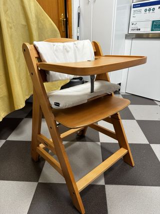 Trona evolutiva madera