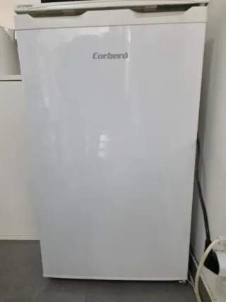Nevera pequeña  Corberó CF1F85W Blanca