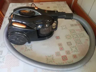 Aspiradora Solac Enara Cyclonic 1600W