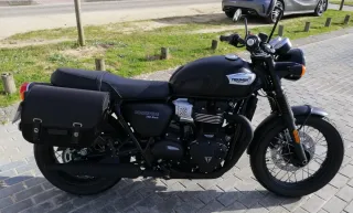 Triumph Bonneville T100 Black Mate