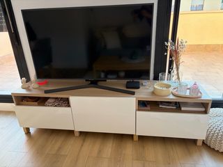 Mueble TV Ikea madera y blanco