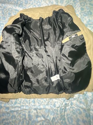 Chaqueta de invierno beige acolchada