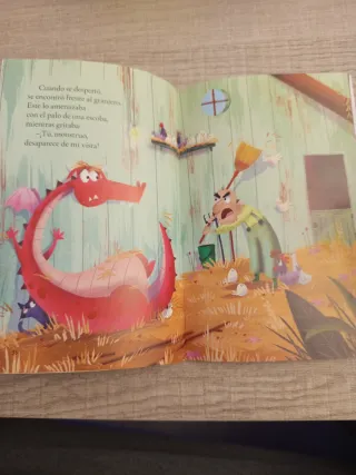 El dragón color frambuesa (Spanish Edition)