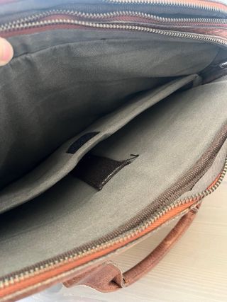 Bolso piel marrón para portátil