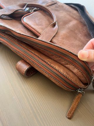 Bolso piel marrón para portátil