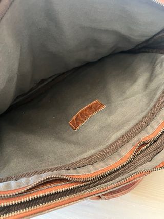 Bolso piel marrón para portátil