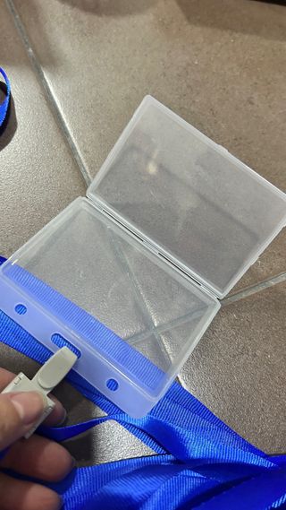 Tarjeteros para colgar con cordón azul